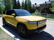 Rivian R1S Deliveries to Non-Employee Customers are Reportedly on Their Way 