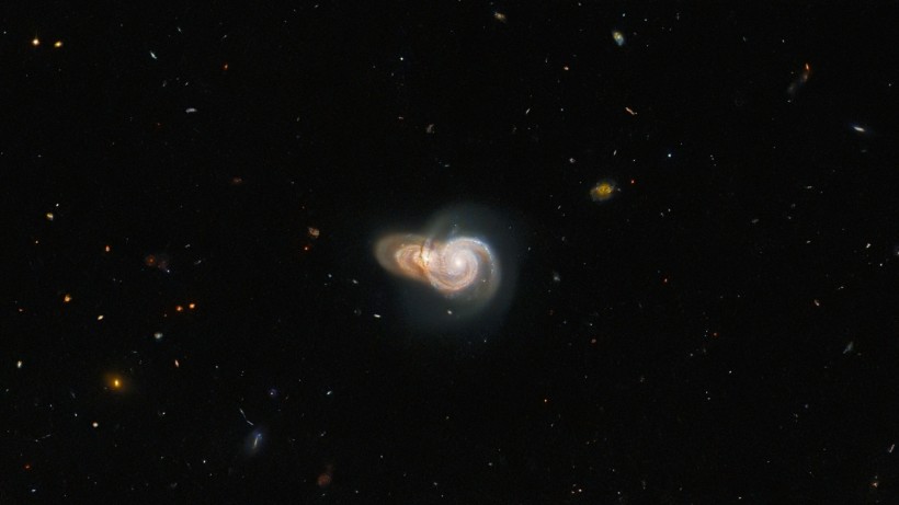 Hubble Space Telescope Snaps a Photo of Two Overlapping Galaxies a Billion Light-Years Away