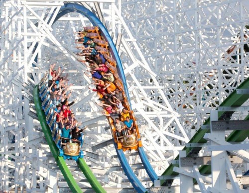 [WATCH] Six Flags Magic Mountain Holds the Record for Most Roller Coasters — But Which are the Most Recommended Ones?