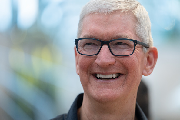 https://1401700980.rsc.cdn77.org/data/images/full/109576/tim-cook-turns-62-here-are-5-things-you-probably-didnt-know-about-the-apple-ceo.jpg