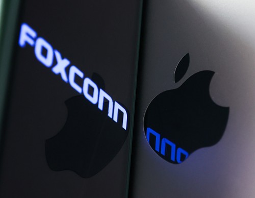 Foxconn Apologizes, Offers Workers $1400 To Stop Protests at ‘iPhone City’