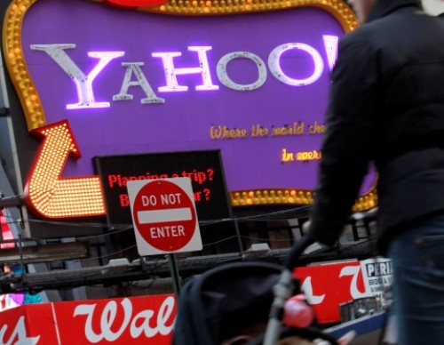 Yahoo And NHL Ban Employees From Fantasy Sports Sites