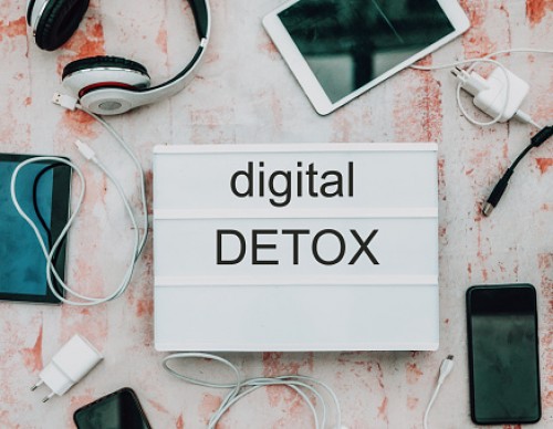 8 Digital Detox Tips For A Better Mental Health In 2023