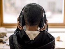 6 Autism-Friendly Noise-Canceling Headphones To Buy