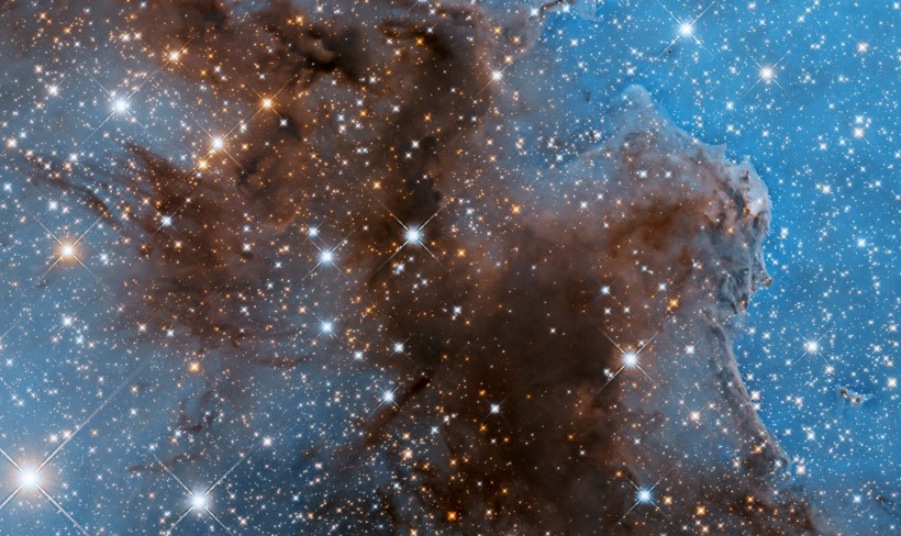 Carina Nebula new Hubble view
