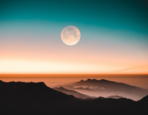Full moon Adam's Peak