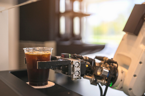 Denny's hires robot waiter, but isn't replacing human servers