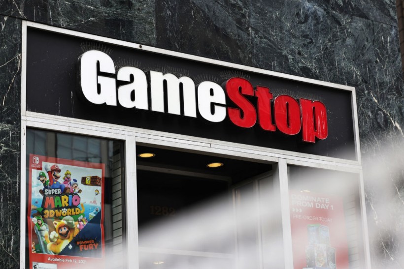 GameStop Shuts Down NFT Marketplace, Retreats from Crypto Space