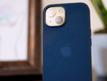 Apple iPhone 15 FineWoven Case
