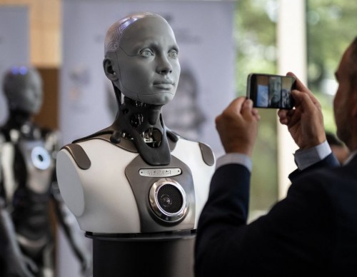 AI Could Be 10,000 Times Smarter than Humans in 10 Years, SoftBank CEO Says