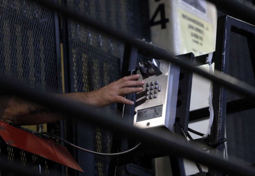 FCC Resolves 'Final Loopholes' to Lower Prison Phone Call Fees