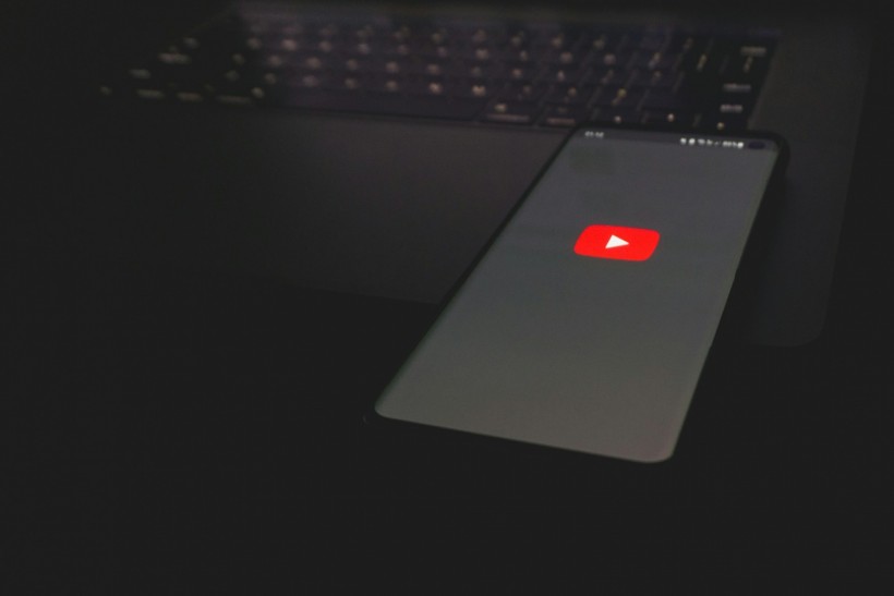 YouTube Unveils Experimental Sleep Timer for Premium Users