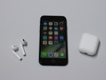 iPhone 7 AirPods 