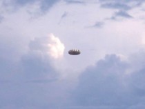 UFO Sighting: An Unknown Creature Seen On The Sky Of Florida