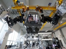 South Korean Robot Company Builds A Manned Walking Robot