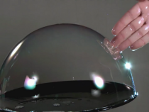 Here's What Happens When Dark Spots Appear On Bubbles