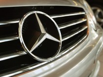DaimlerChrysler May Cut 10,000 Jobs at Mercedes