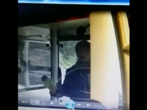 [Viral Video] Clueless Reporter Gets Trapped Inside Cable Car While Reporting