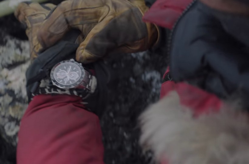 Mads Mikkelsen wearing the Seiko Sportura in Arctic