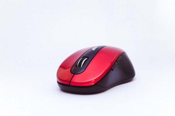 There's Now a Gaming Mouse for Cooling Sweaty Palms