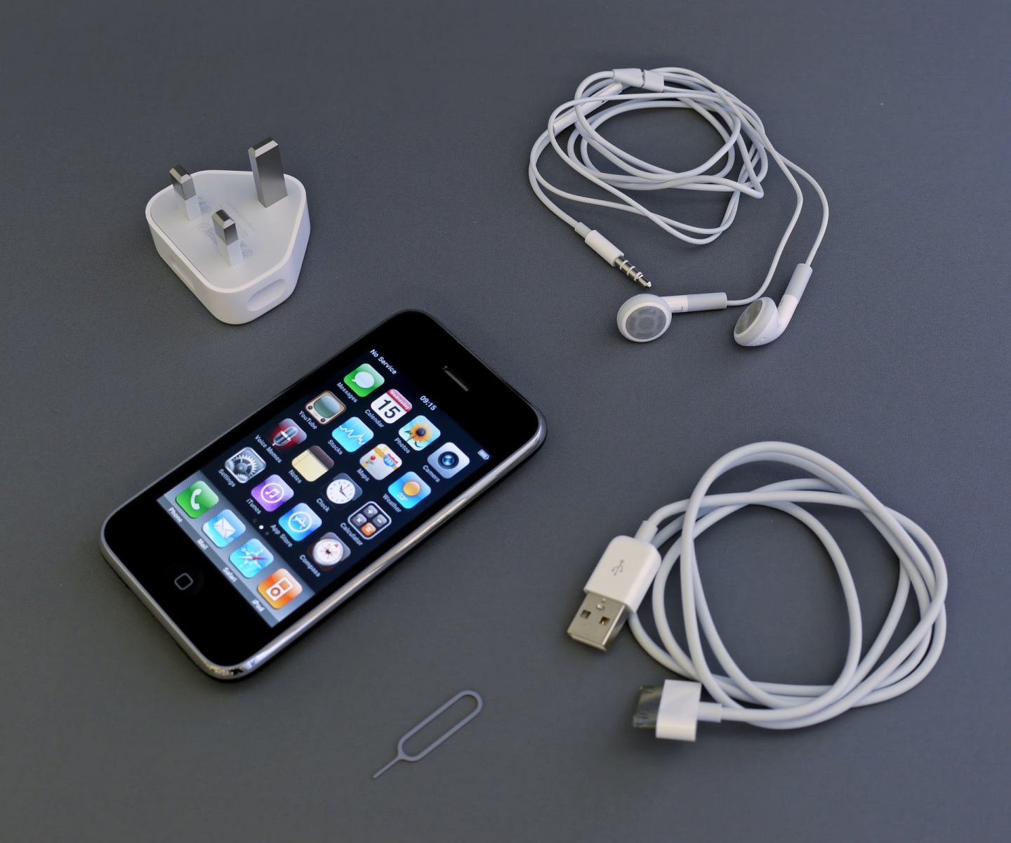 iPhone 12 Accessories: To be Surprisingly Sold Separately?