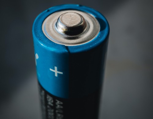 Self-Charging Battery that can Surprisingly Last for up to 28,000 Years can be Coming Soon