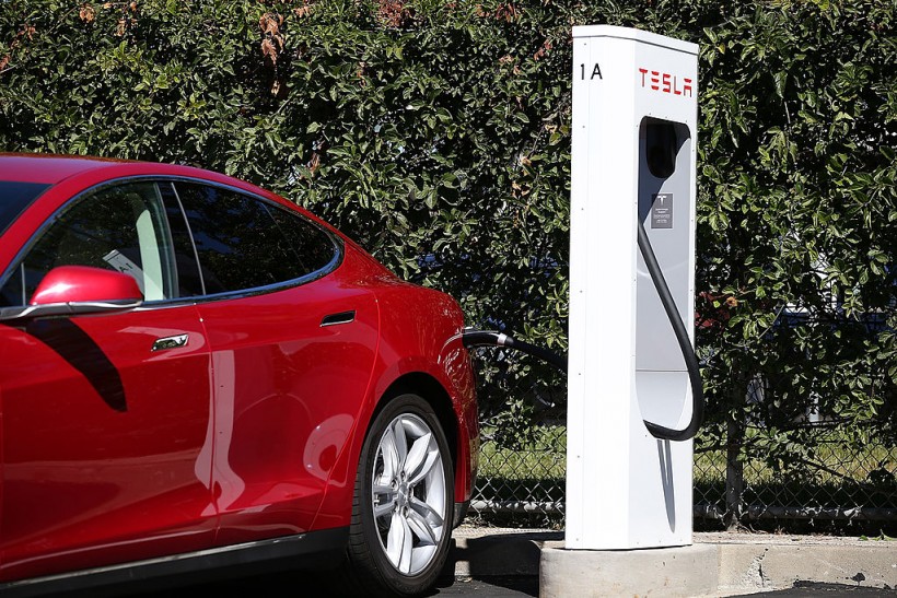 Elon Musk: Tesla Supercharger Stations to Add CSS Connectors in the US 