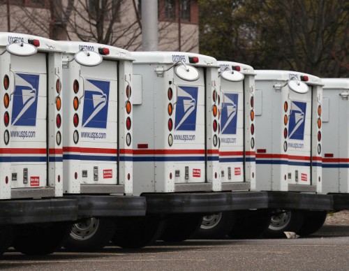 New USPS Trucks to Go Electric? US Lawmakers Want $6 Billion to Make This Happen!