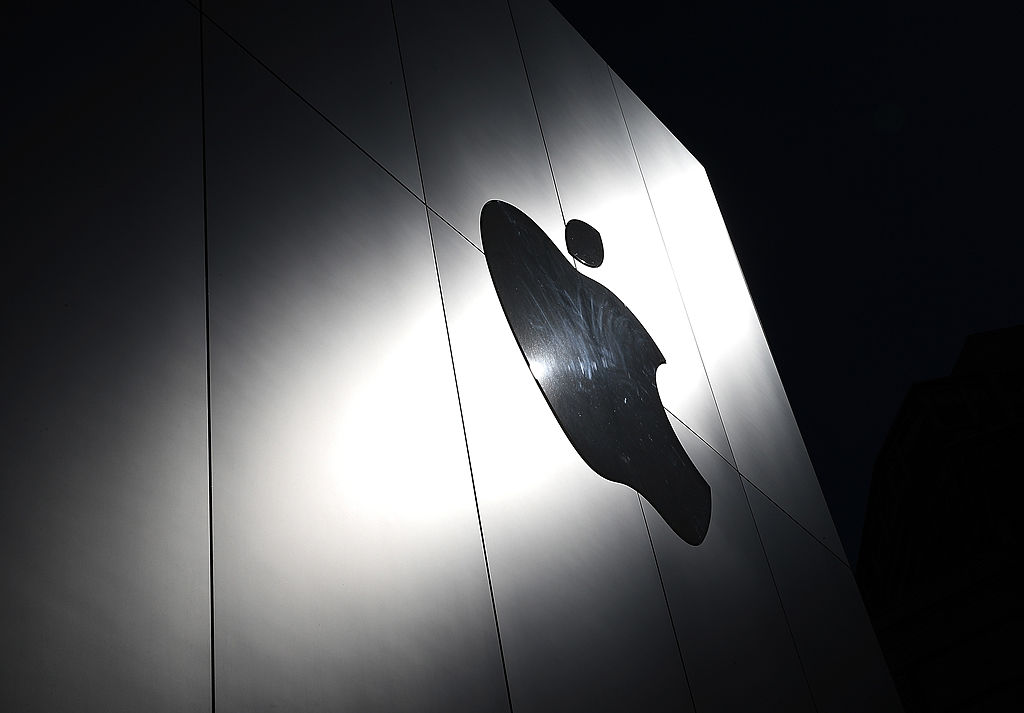 Apple AirDrop Hack Can Expose Your Email, Mobile Number: How to Turn Off the iPhone Feature