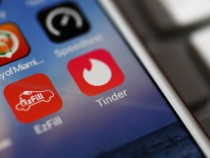 White House COVID-19 Vaccine Strategy: Tinder App, Other Dating Sites Give Free Boosts, Perks for Vaccinated Users