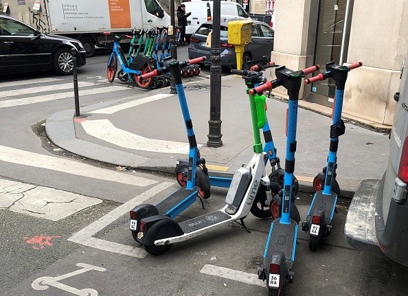 Borgmester blandt køn Majority of Paris Voted to Ban Electric Scooter Rentals | iTech Post